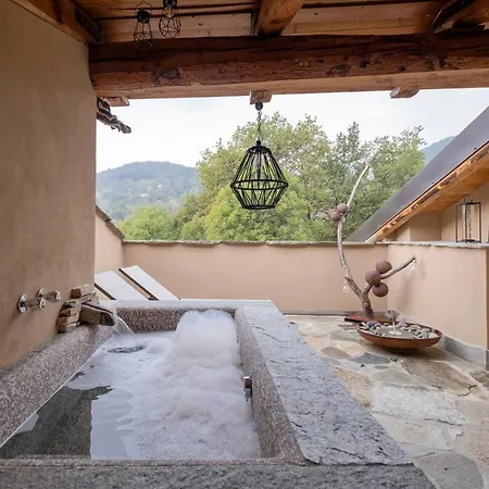 La Terrazza Naturas Con Romantica Mini Piscina Climatizzata Sui Tetti Rossana