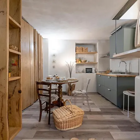 La Terrazza Naturas Con Romantica Mini Piscina Calda Sui Tetti
