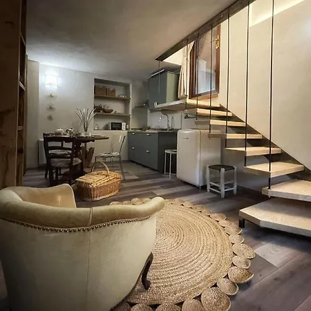 Lägenhet La Terrazza Naturas Con Romantica Mini Piscina Climatizzata Sui Tetti *